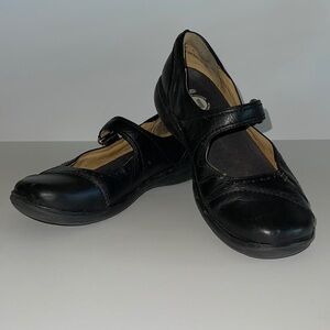 Merrell Black Leather Ortholite Mary Jane Shoes